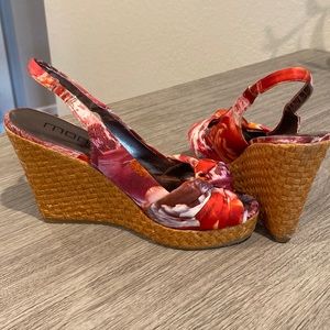 Red floral wedges